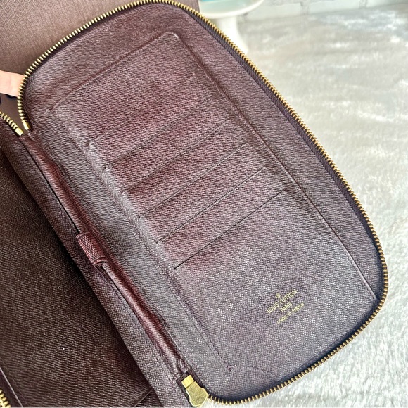 Louis Vuitton Maroon Taiga Leather Clutch Hand Bag Wallet - Picture 7 of 14